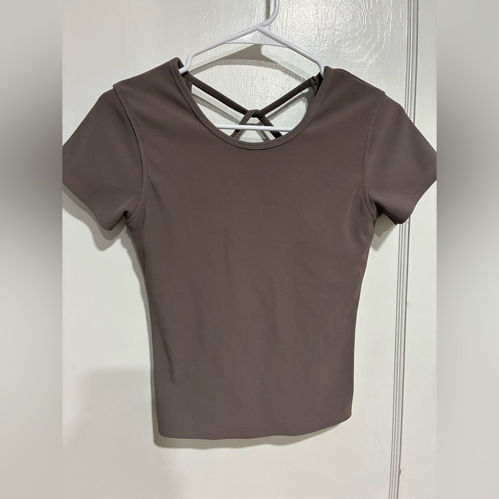 Women's Short Sleeve Crisscross Back Top - Taupe
